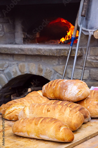 Pane artigianale casereccio cotto in forno a legna photo