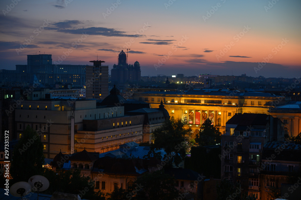Vues de Bucarest tombée de la nuit