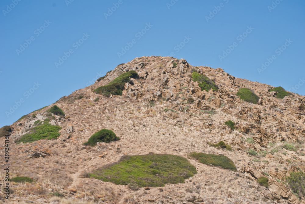 En la cima de la montaña se roza el cielo