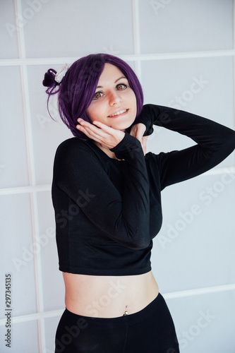 Schilderij op canvas Girl cosplayer with purple hair anime Japan
