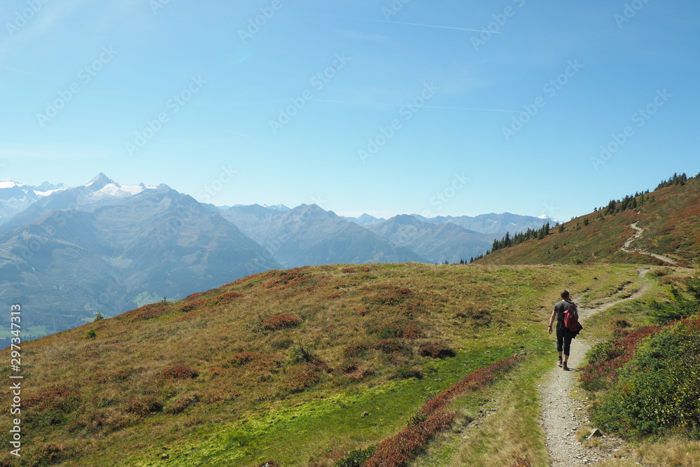 Wandern auf der Schmittenhöhe mit Blick auf das Kitzsteinhorn