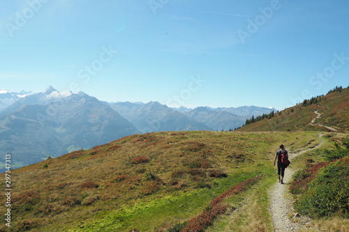 Wandern auf der Schmittenhöhe mit Blick auf das Kitzsteinhorn © Lena