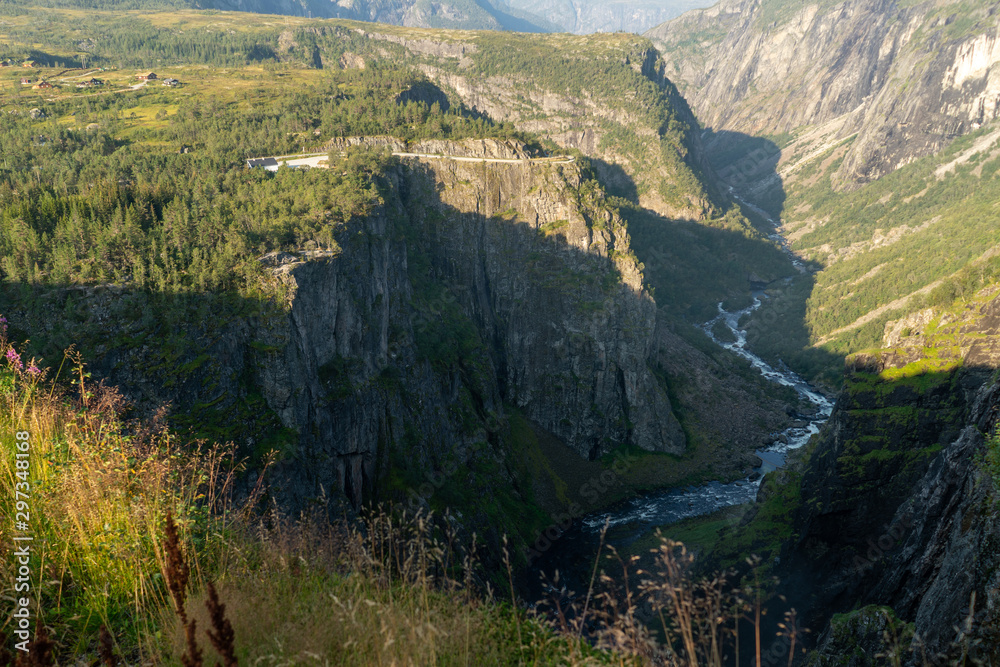 Voringfossen Wasserfall Schlucht in Norwegen Eidfjord 