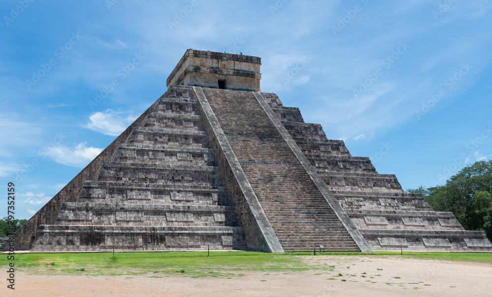 Chichen itza. Maya ruins, Yucatan, Mexico - image