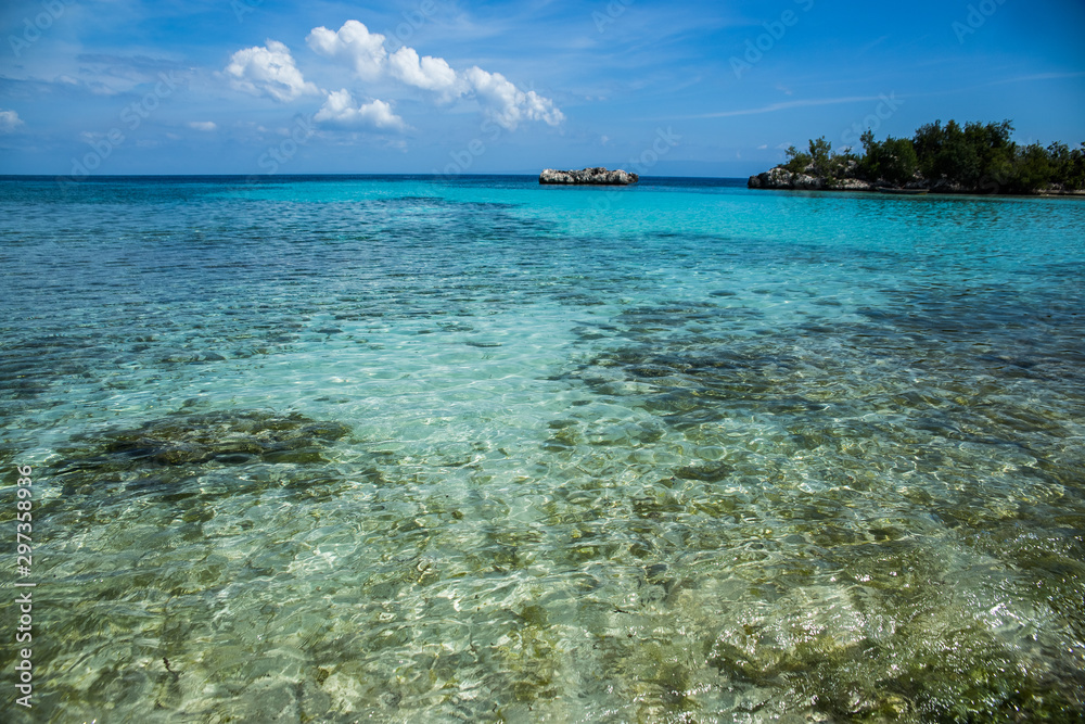 Caribe Haiti mar transparente