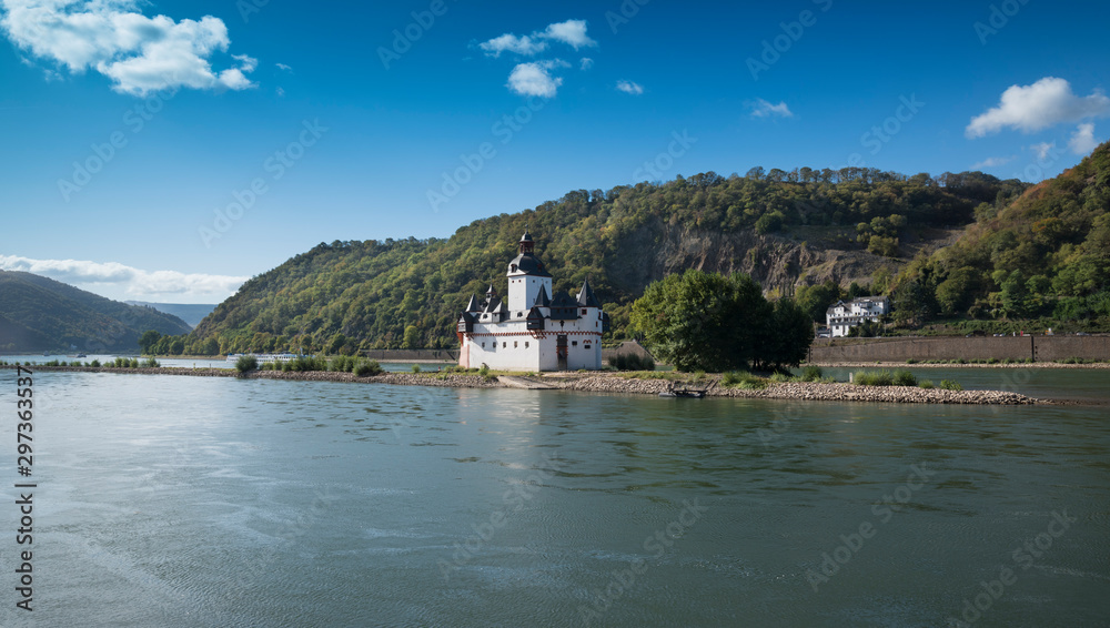 View of the Castle Pfalzgrafenstein in the middle of the Rhine seen from the small town of Kaub. Rhineland-Palatinate, Germany, Europe