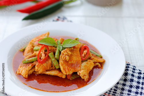 Stir fried chicken and curry paste