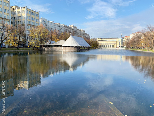 Moscow  Chistye Ponds in October