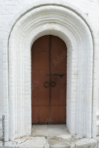 old wooden door © STOCKIMAGE