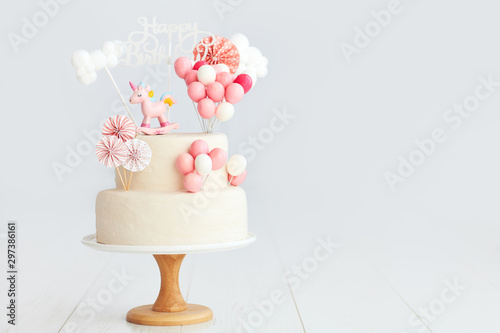 Canvastavla baby girl birthday cake with unicorn and balloons