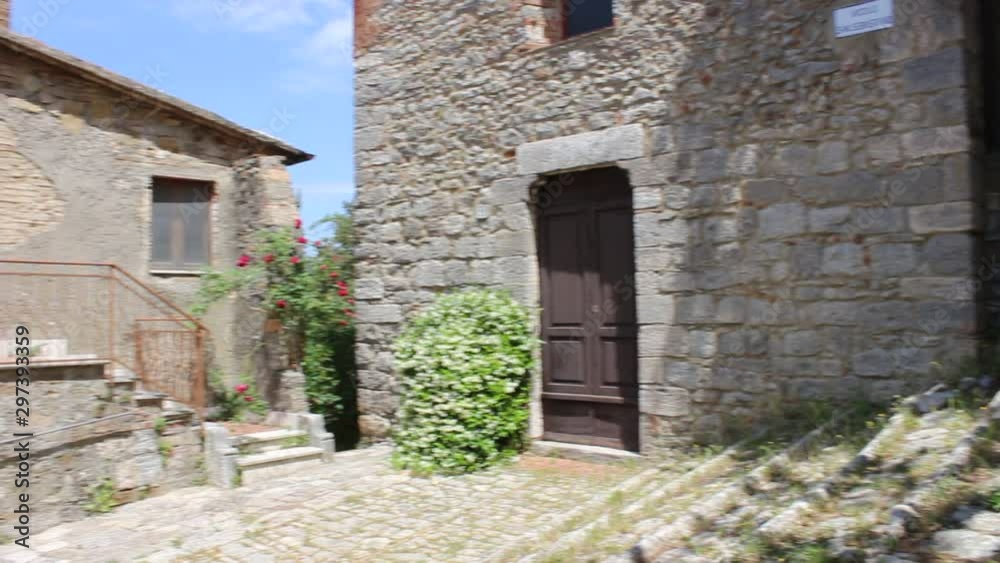Right-Left HD panoramic view of an old Italian village in the Tuscan countryside. Peace and solitude concept. Right-Left HD panoramic view of an old Italian village in the Tuscan countryside. Peace and solitude concept.