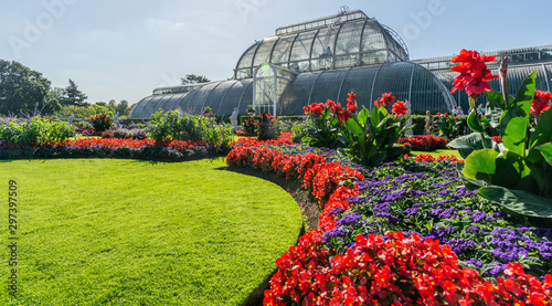 Wallpaper Mural Greenhouse botanical gardens in spring. Torontodigital.ca
