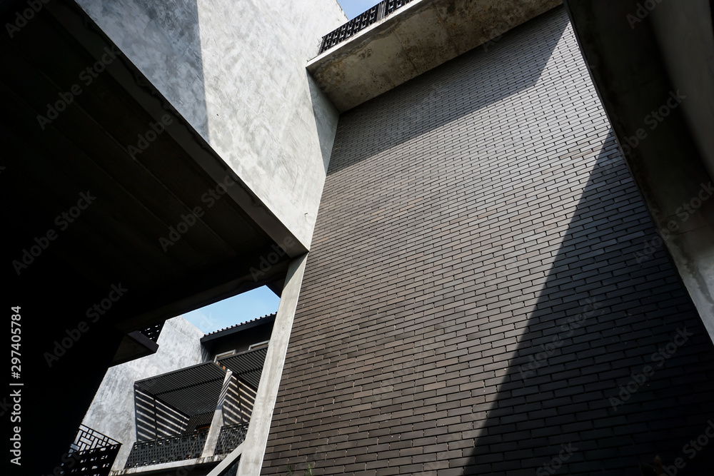 Obraz premium The shadow on a dark gray wall panel