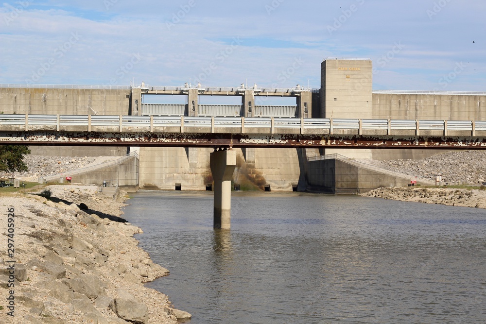 Naklejka premium The large concrete dam structure at the park.
