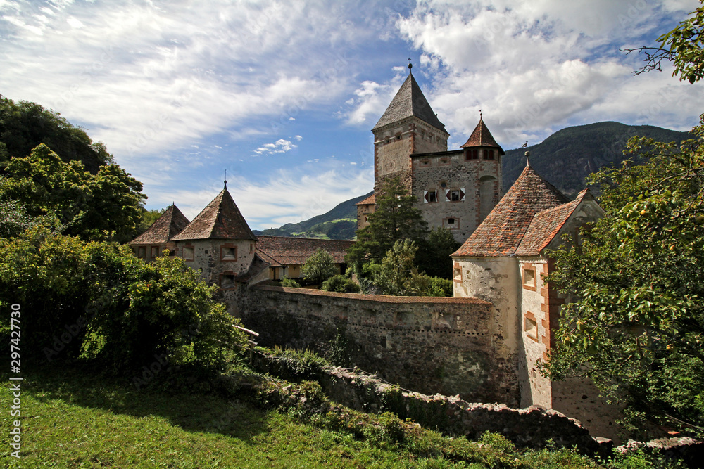 Castel Trostburg presso Ponte Gardena (Bolzano) Castel Trostburg presso Ponte Gardena (Bolzano)