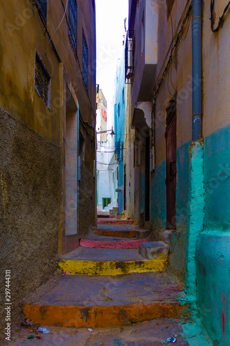 Fototapeta Naklejka Na Ścianę i Meble -  Old streets in old Moroccan city