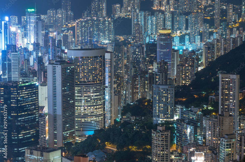 Naklejka premium Night scene of aerial view of Hong Kong City