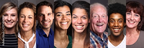 Canvas Print Group of people in front of a dark background