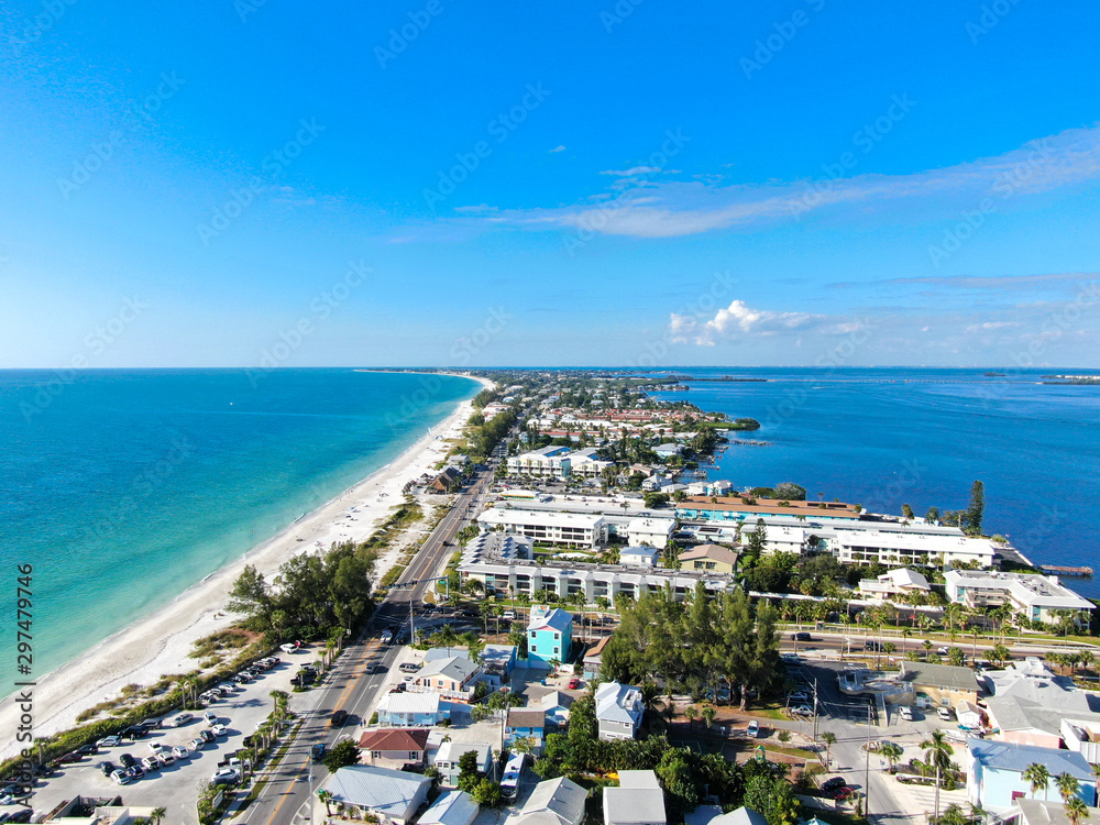 Obraz premium Aerial view of Anna Maria Island town and beaches, barrier island on Florida Gulf Coast. Manatee County. USA
