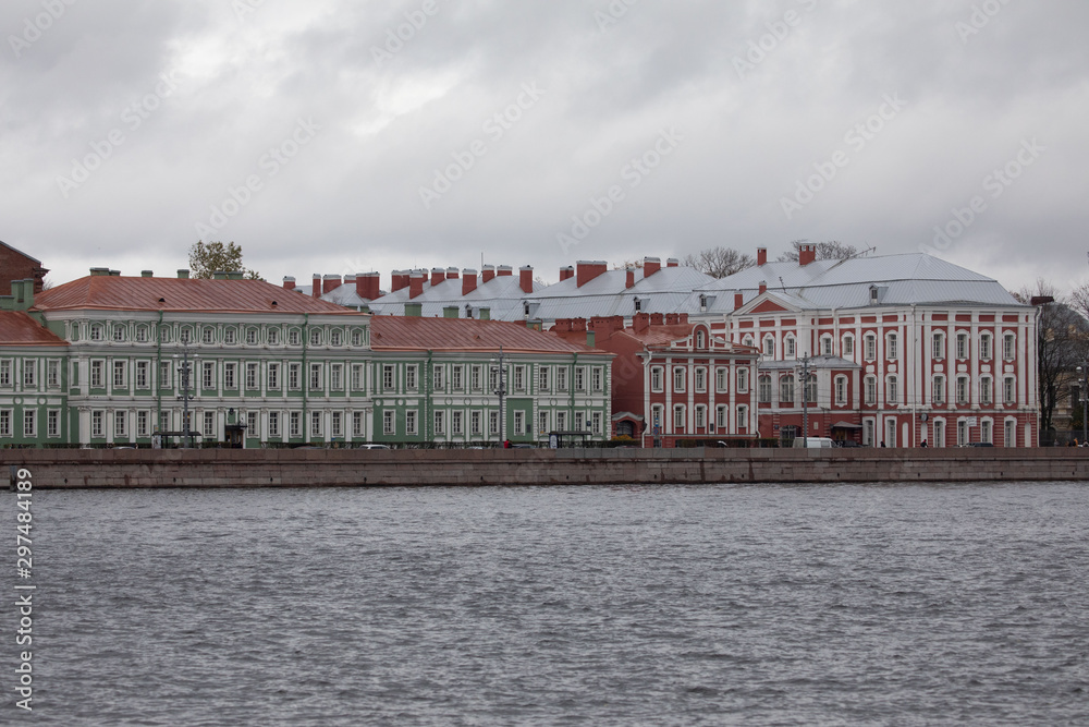 the building of the University and twelve colleges in St. Petersburg