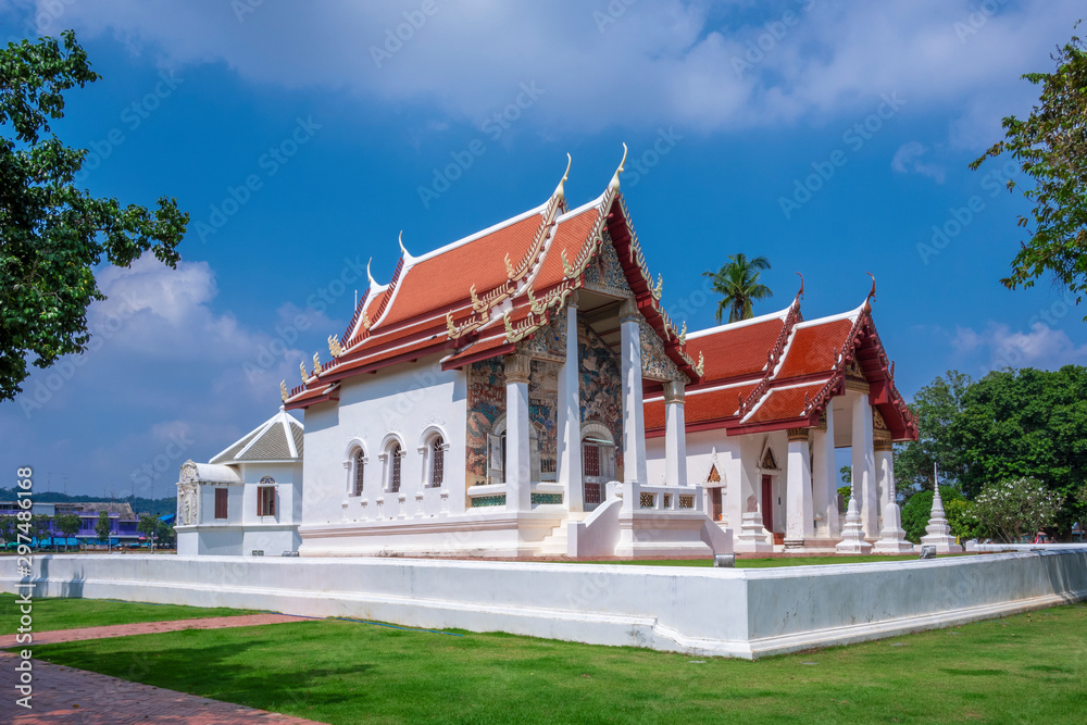 Temples in Uthai Thani Province