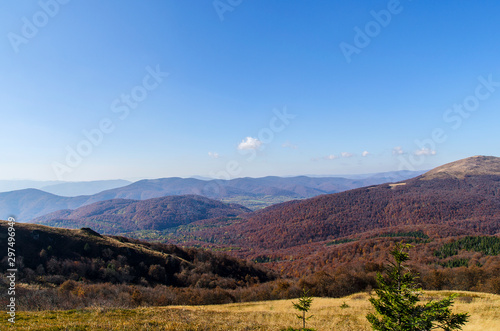 Fototapeta Naklejka Na Ścianę i Meble -  Z rozypańca na ukraińską stronę bieszczady