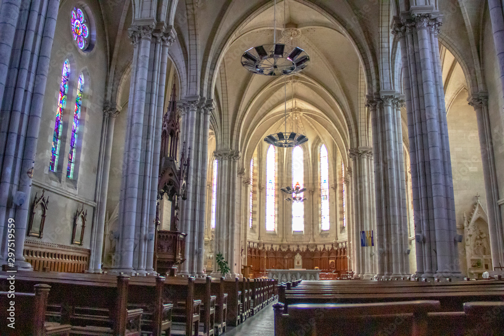 Saint-Philbert-de-Grand-Lieu. Intérieur de l'église paroissiale. Loire-Atlantique. Pays de Loire