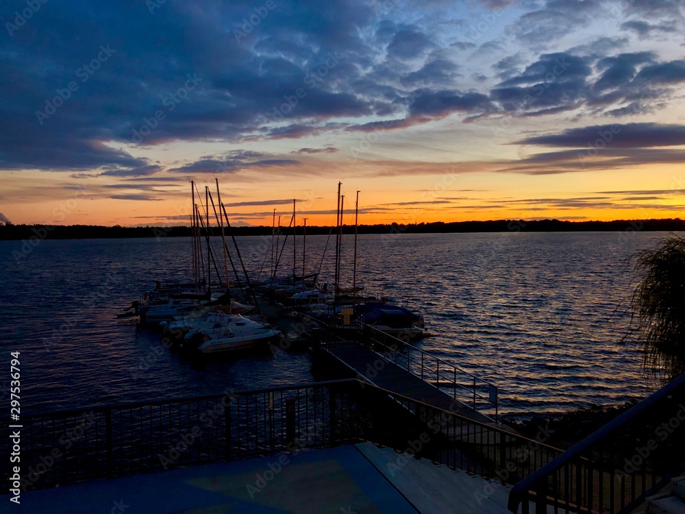 Fototapeta premium sunset on lake
