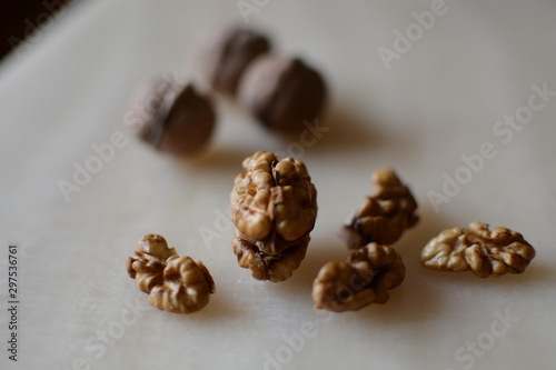 Obraz na płótnie chocolate and nuts w salonie