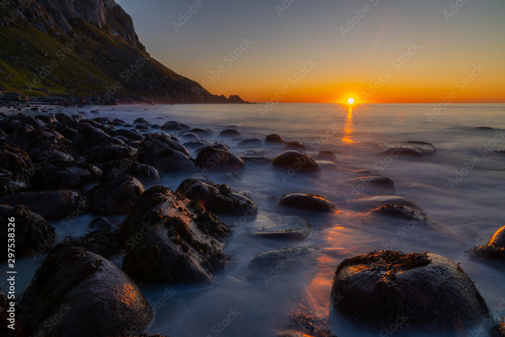 Obraz premium Early night in Lofoten