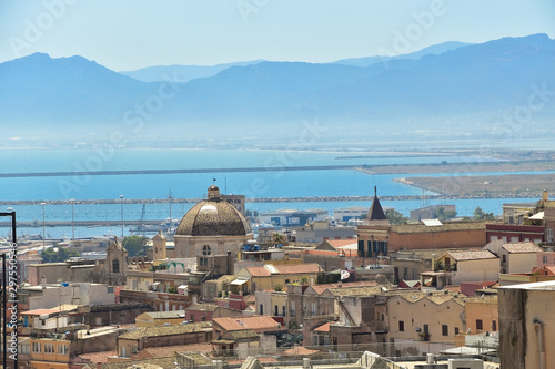 Fototapeta Naklejka Na Ścianę i Meble -  Panorama miasta Cagliari Sardynia