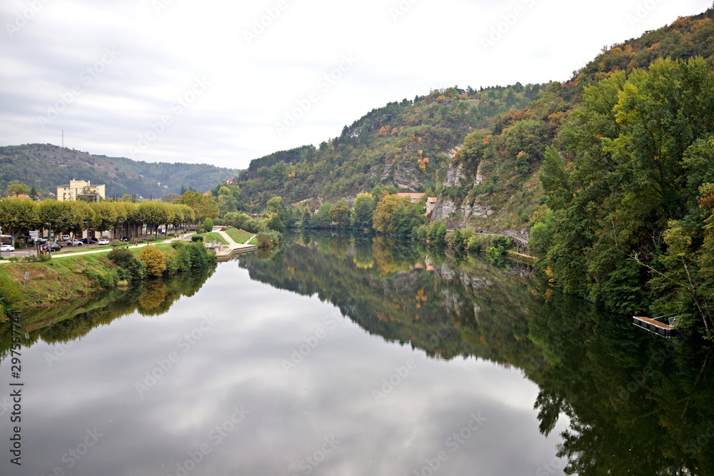 Cahors rivière paysage pont valentré - tourisme voyage lot