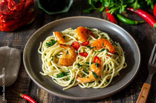 Italian pasta spaghetti with shrimps. Healty eating. Recipes. National cuisine.