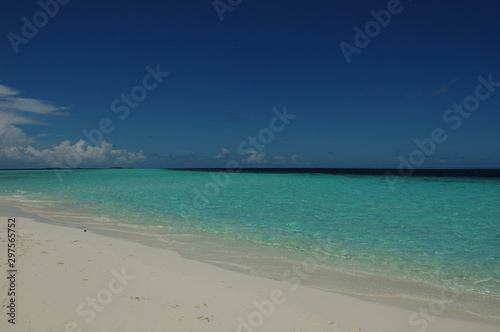 A clear bright day in the Maldives © Olga