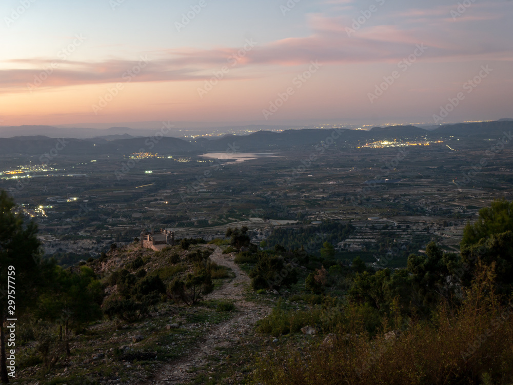  hiking trail at dusk to the viewpoint of font freda
