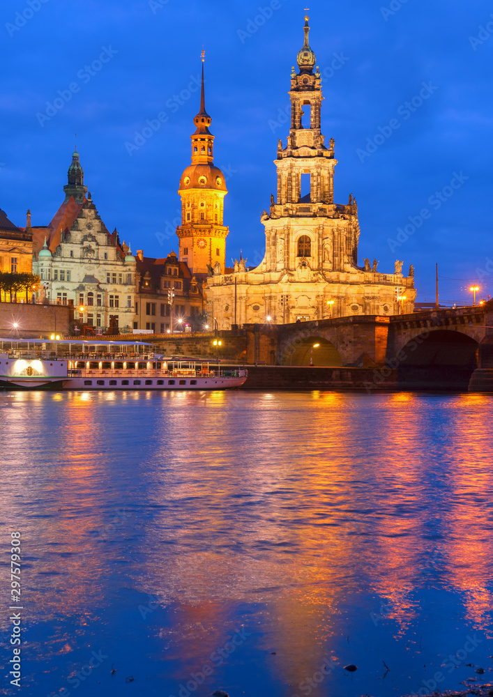 Fototapeta premium Embankment of Dresden, Germany