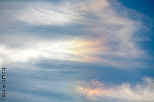 Helog, Regenbogen Wolke am Himmel, Ewigkeit © Evamaria