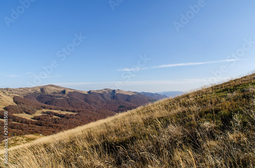 Fototapeta Naklejka Na Ścianę i Meble -  bieszczady jesienią