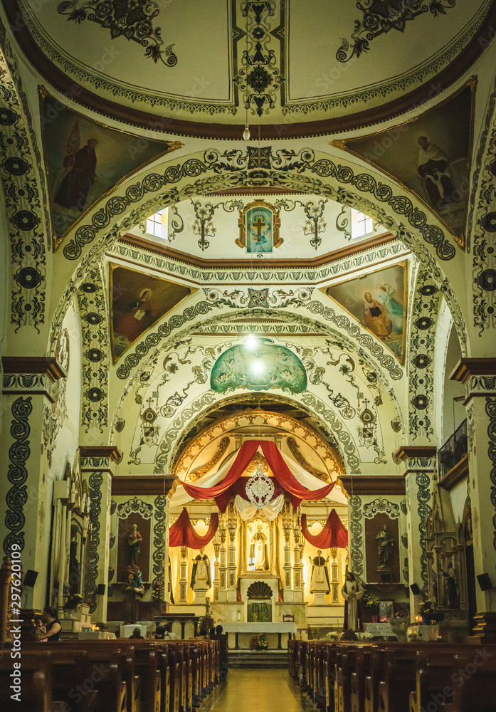 Fototapeta premium Inside a church in Ocoltan, Oaxaca, Mexico