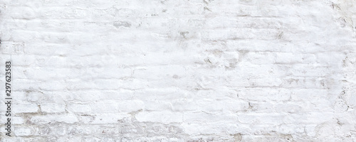 Old white brick wall © Kornienko Alexandr