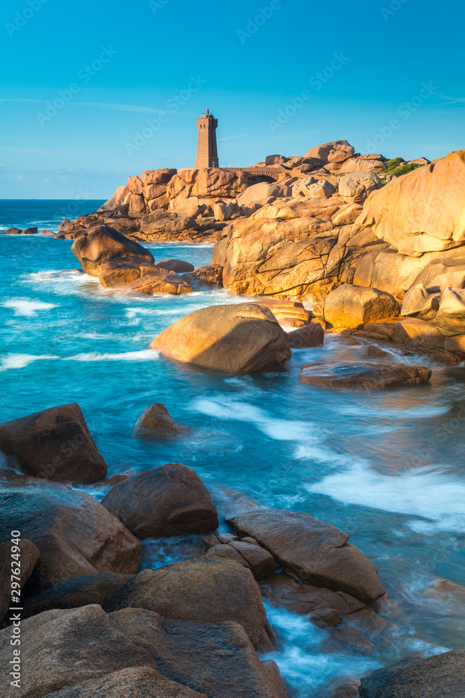Naklejka premium Ploumanach Lighthouse, Cote de Granit Rose, Cotes d'Amor, Brittany, France