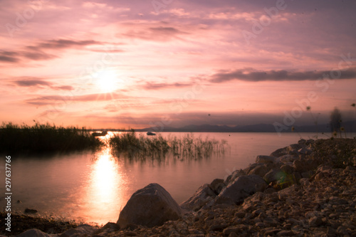 Sonnenuntergang am Gardasee mit Langzeitbelichtung © Florian
