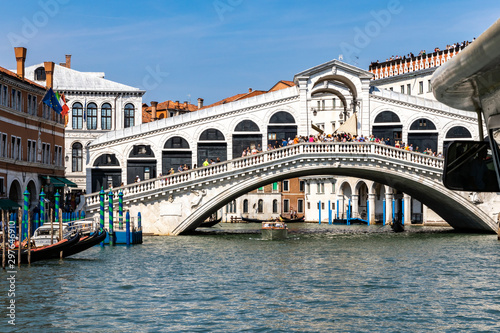 Rialtobrücke in Venedig © rkbox