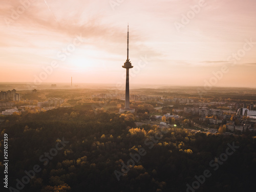 Canvastavla Aerial view of Vilnius TV tower, the tallest structure in Lithuania, occupied by the SC Lithuanian Radio and Television Centre