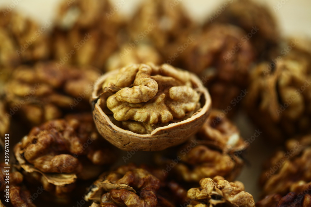 Obraz premium peeled whole kernels of walnuts harvest