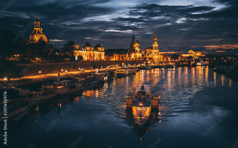 Fototapeta premium Dresden Blue Hour Version 3