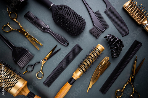 Various hair dresser and cut tools on black background with copy space Fototapet
