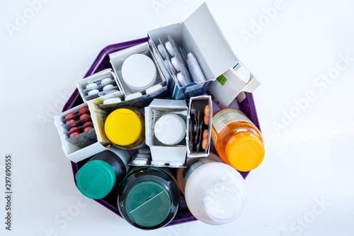 Group of medicines randomly ordered