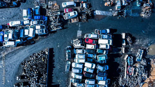 廃品の自動車　空撮