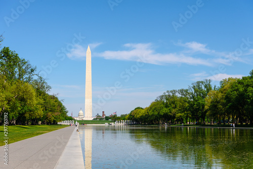 Canvas-taulu View of Washington Monument and Capitol Building and thire reflection in reflect